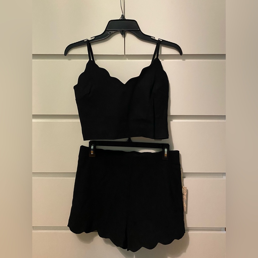 NWT Iris Basic Scalloped Detail Short Set With Crop Top